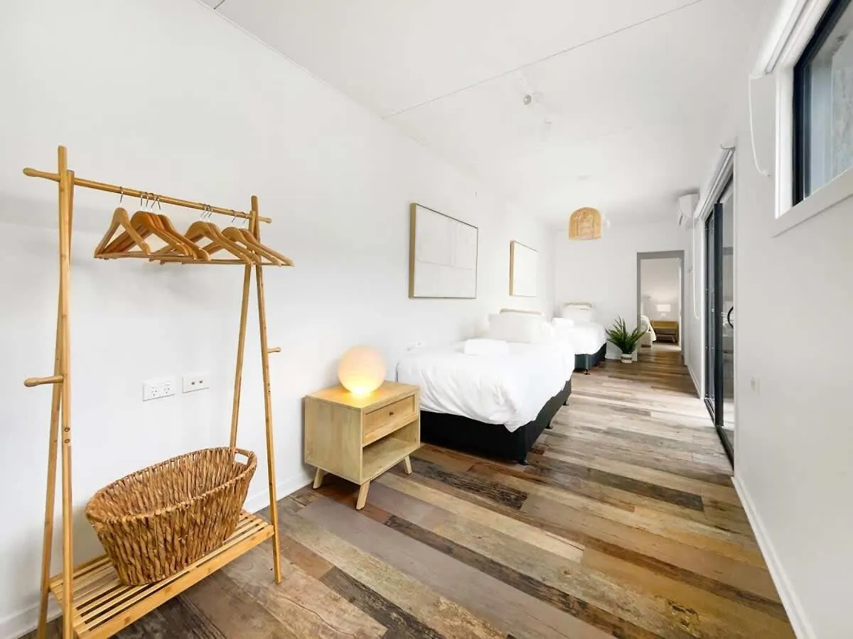 度假居 Funky Beachfront House Opposite Kawana Surf Club Buddina