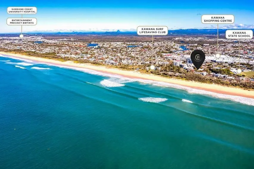 Funky Beachfront House Opposite Kawana Surf Club 0*, Buddina